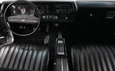 Chevrolet-Chevelle-1972-Cortez-Silver-Black-6