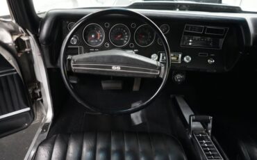 Chevrolet-Chevelle-1972-Cortez-Silver-Black-7