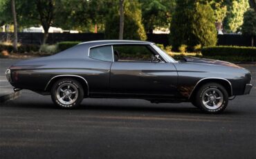 Chevrolet-Chevelle-1972-gray-black-1