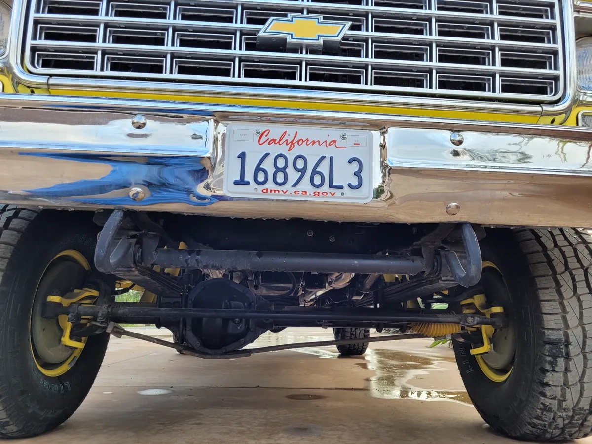 Chevrolet-Cheyenne-1976-Yellow-Brown-16