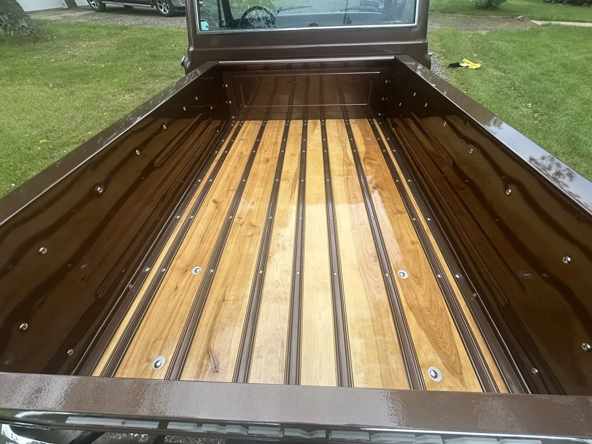 Chevrolet-Ck-1968-Metallic-Brown-Black-2