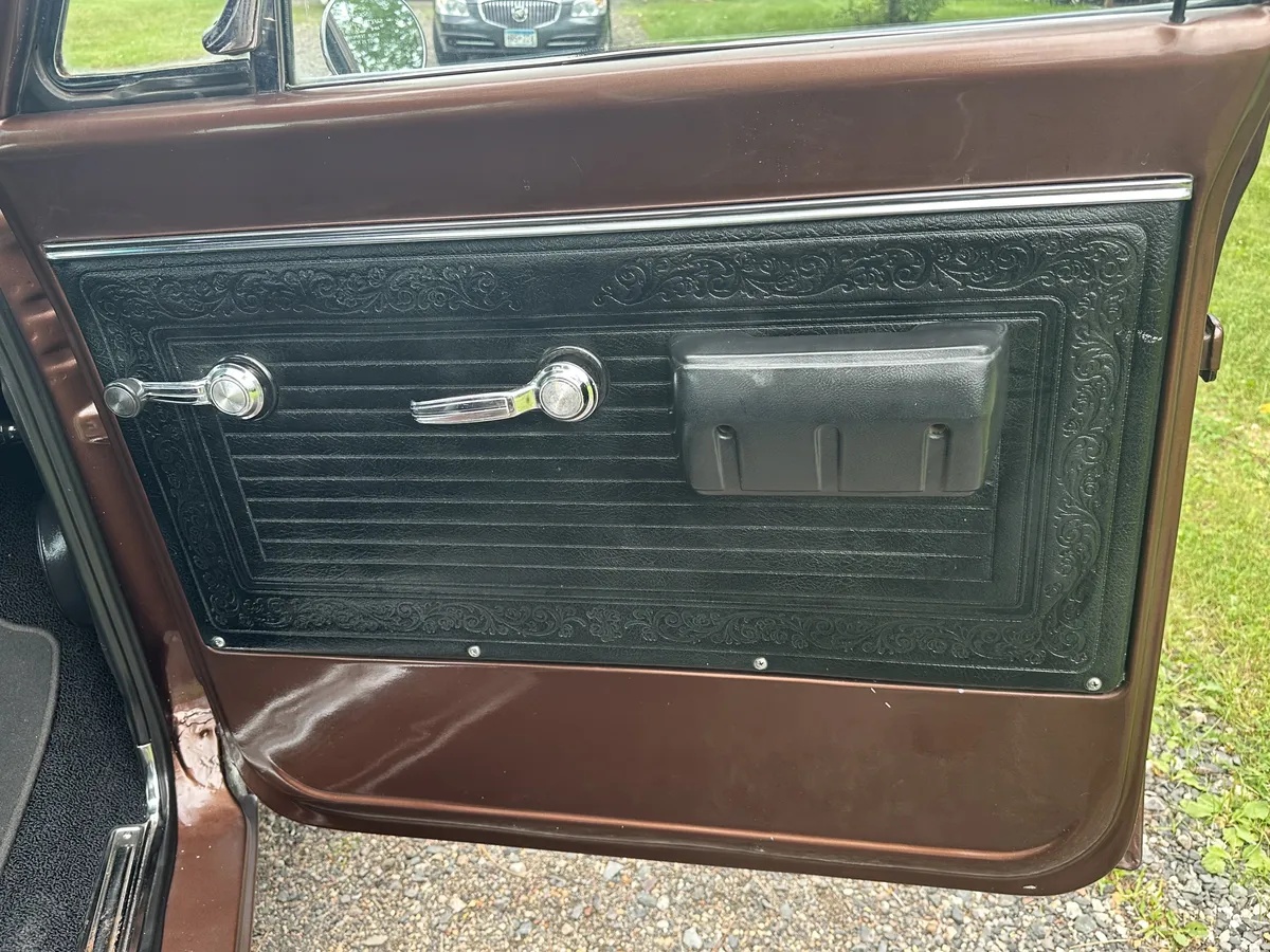 Chevrolet-Ck-1968-Metallic-Brown-Black-7