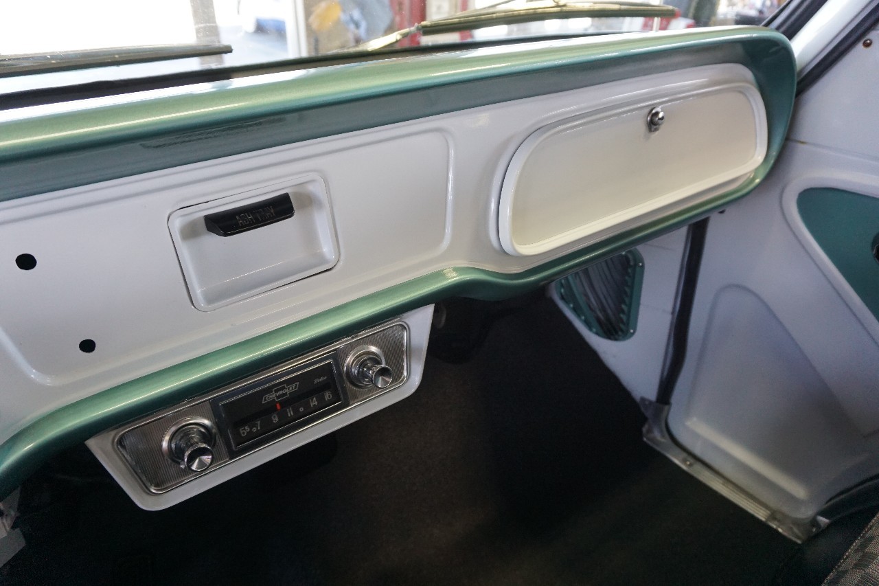 Chevrolet-Corvair-1961-Classic-Car-28