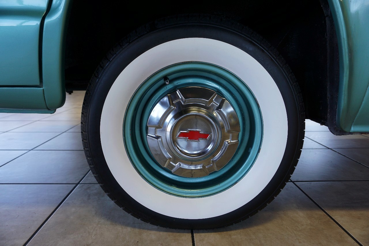 Chevrolet-Corvair-1961-Classic-Car-30