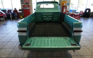 Chevrolet-Corvair-1961-Classic-Car-9