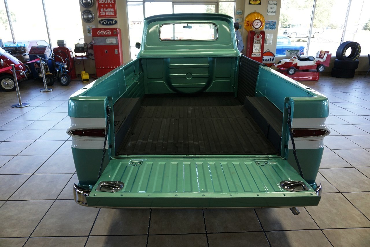 Chevrolet-Corvair-1961-Classic-Car-9