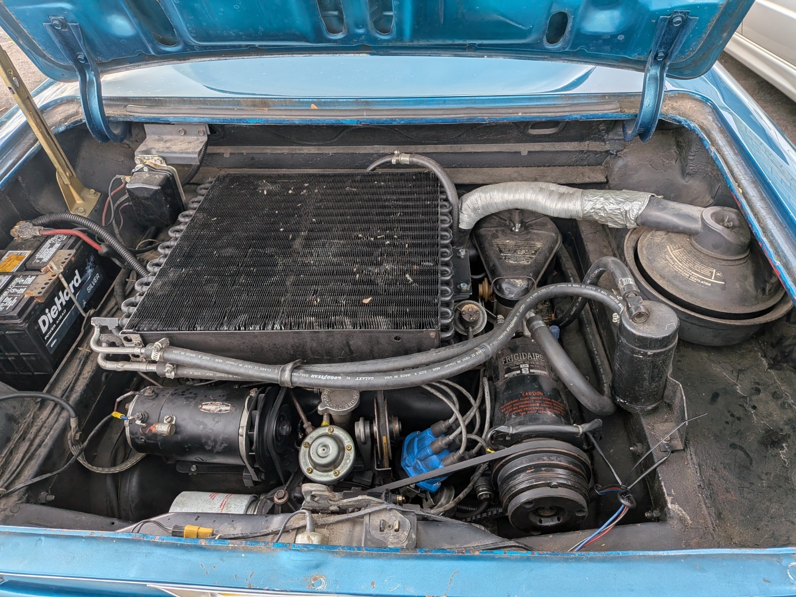 Chevrolet-Corvair-1964-2
