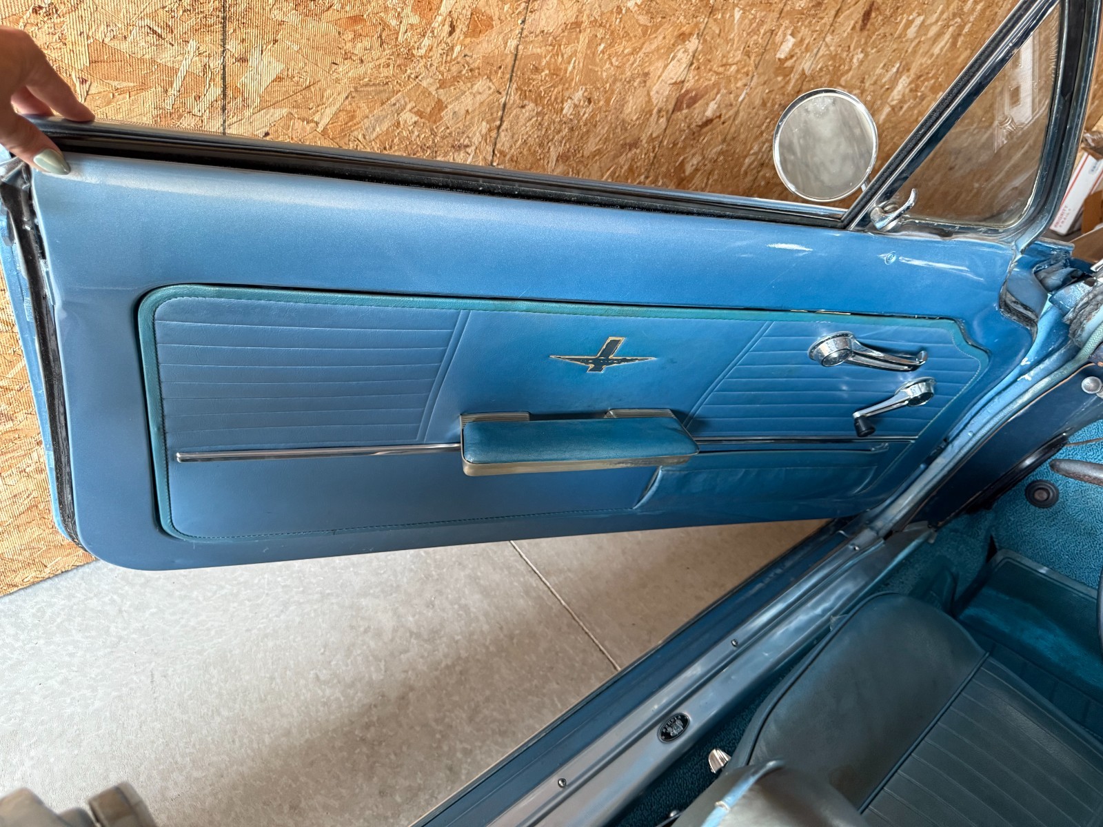 Chevrolet-Corvair-1964-24