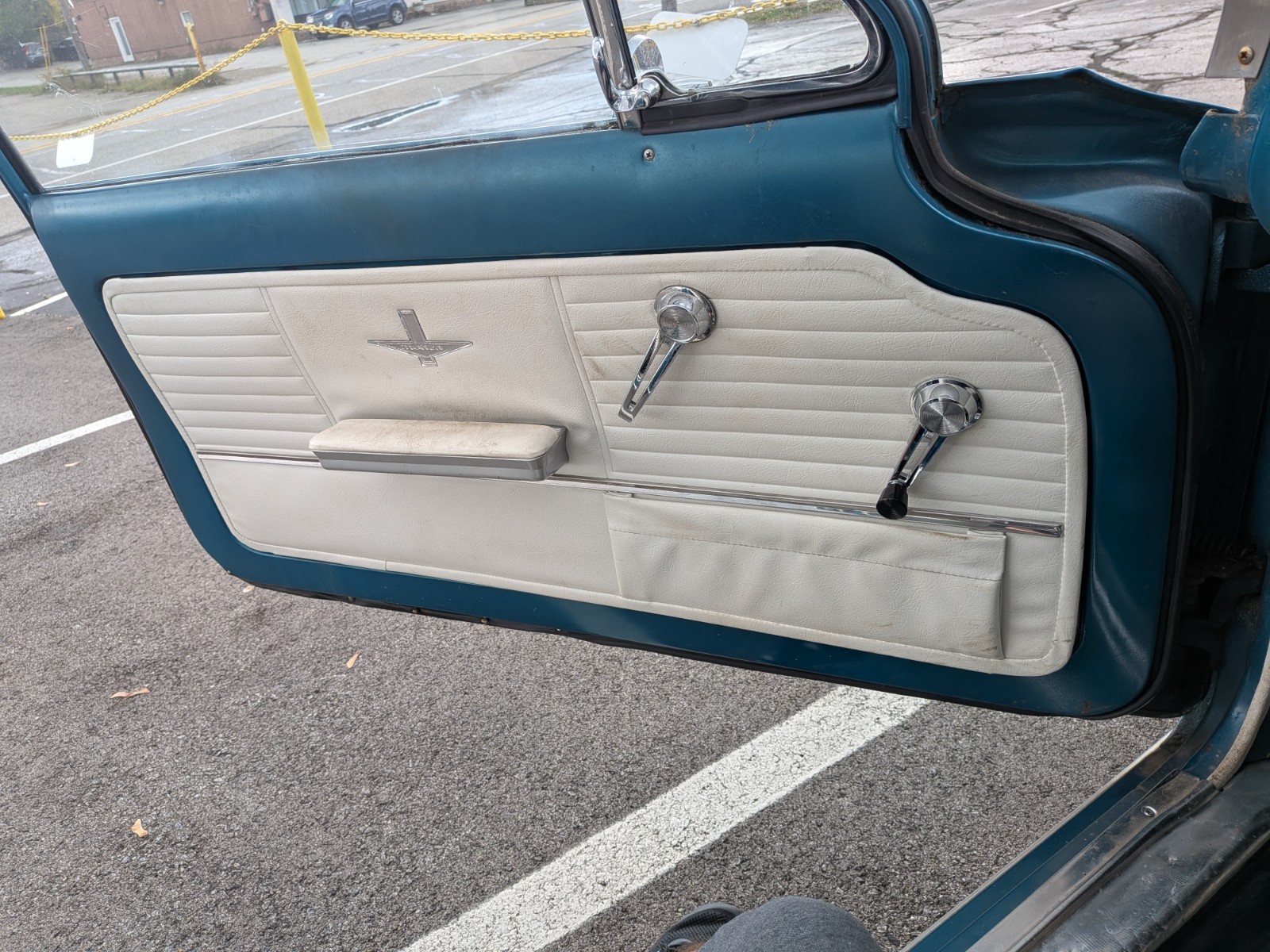 Chevrolet-Corvair-1964-4