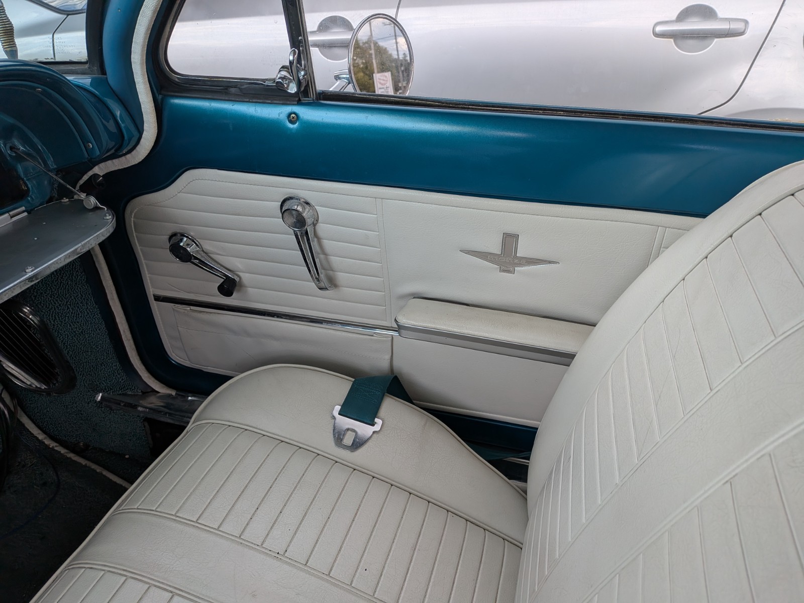 Chevrolet-Corvair-1964-5