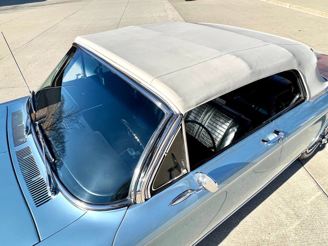Chevrolet-Corvair-1964-Convertible-24