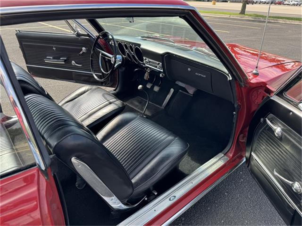 Chevrolet-Corvair-1965-Red-Black-14