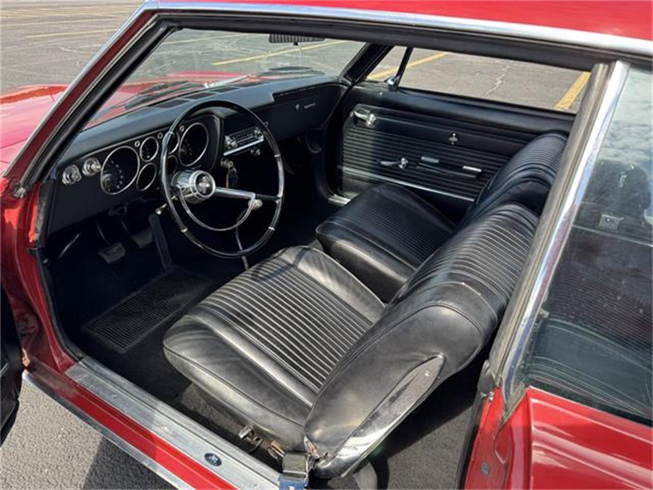 Chevrolet-Corvair-1965-Red-Black-8