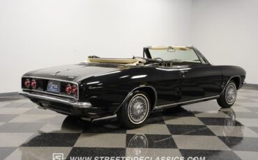 Chevrolet-Corvair-1966-Convertible-12