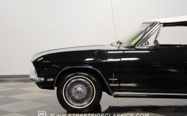 Chevrolet-Corvair-1966-Convertible-23