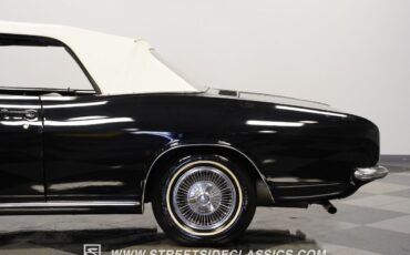 Chevrolet-Corvair-1966-Convertible-24