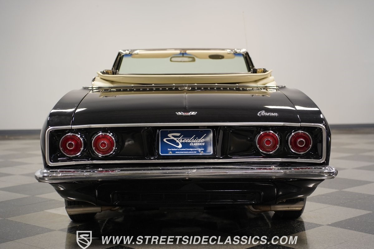 Chevrolet-Corvair-1966-Convertible-25