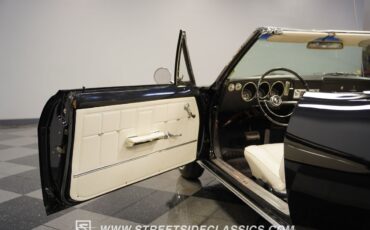 Chevrolet-Corvair-1966-Convertible-36