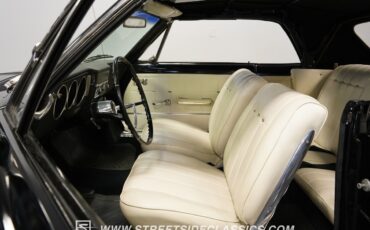 Chevrolet-Corvair-1966-Convertible-38