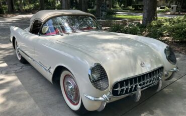 Chevrolet-Corvette-1954-Polo-White-Red-1
