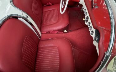 Chevrolet-Corvette-1954-Polo-White-Red-10