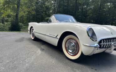 Chevrolet-Corvette-1954-Polo-White-Red-11