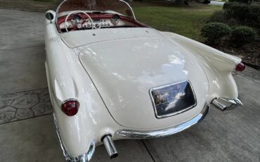 Chevrolet-Corvette-1954-Polo-White-Red-3