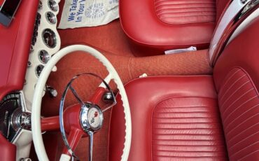 Chevrolet-Corvette-1954-Polo-White-Red-5