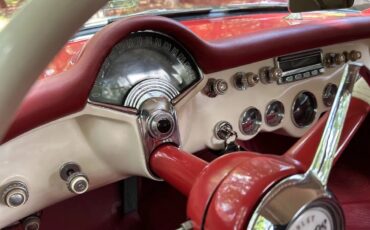 Chevrolet-Corvette-1954-Polo-White-Red-8