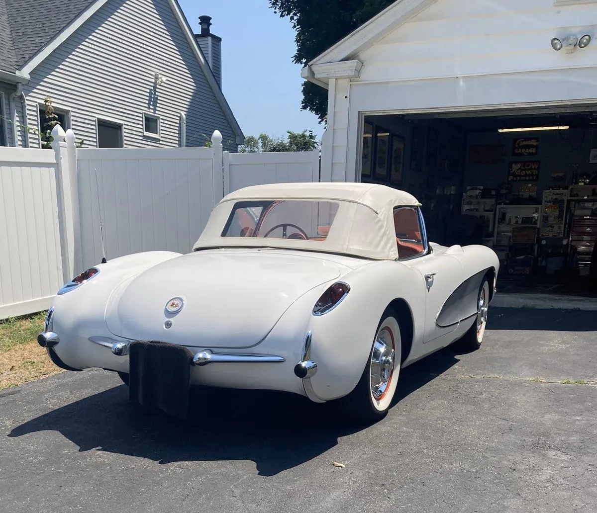 Chevrolet-Corvette-1956-13