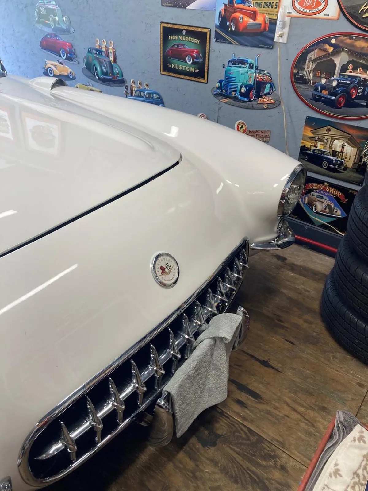 Chevrolet-Corvette-1956-18