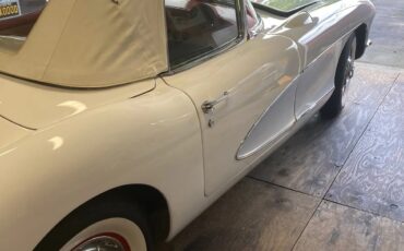 Chevrolet-Corvette-1956-2