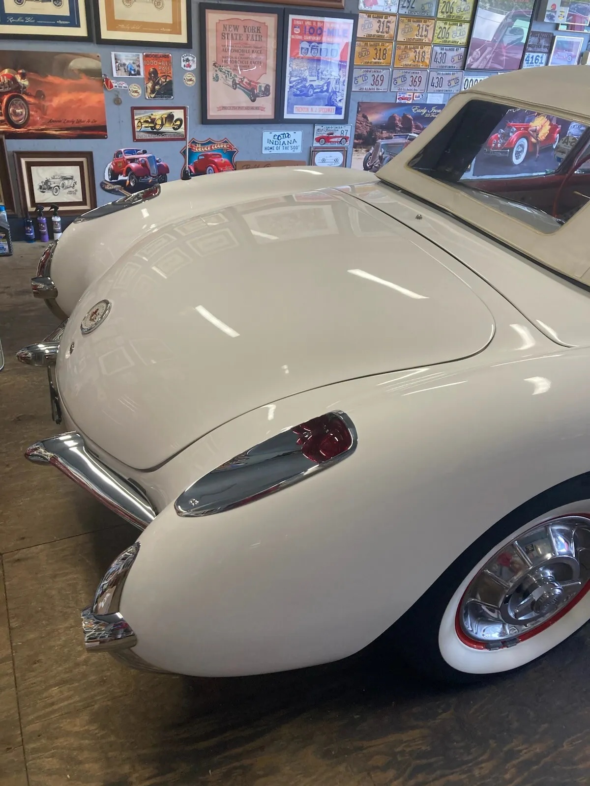 Chevrolet-Corvette-1956-3