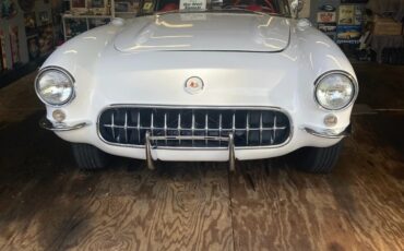 Chevrolet-Corvette-1956-4