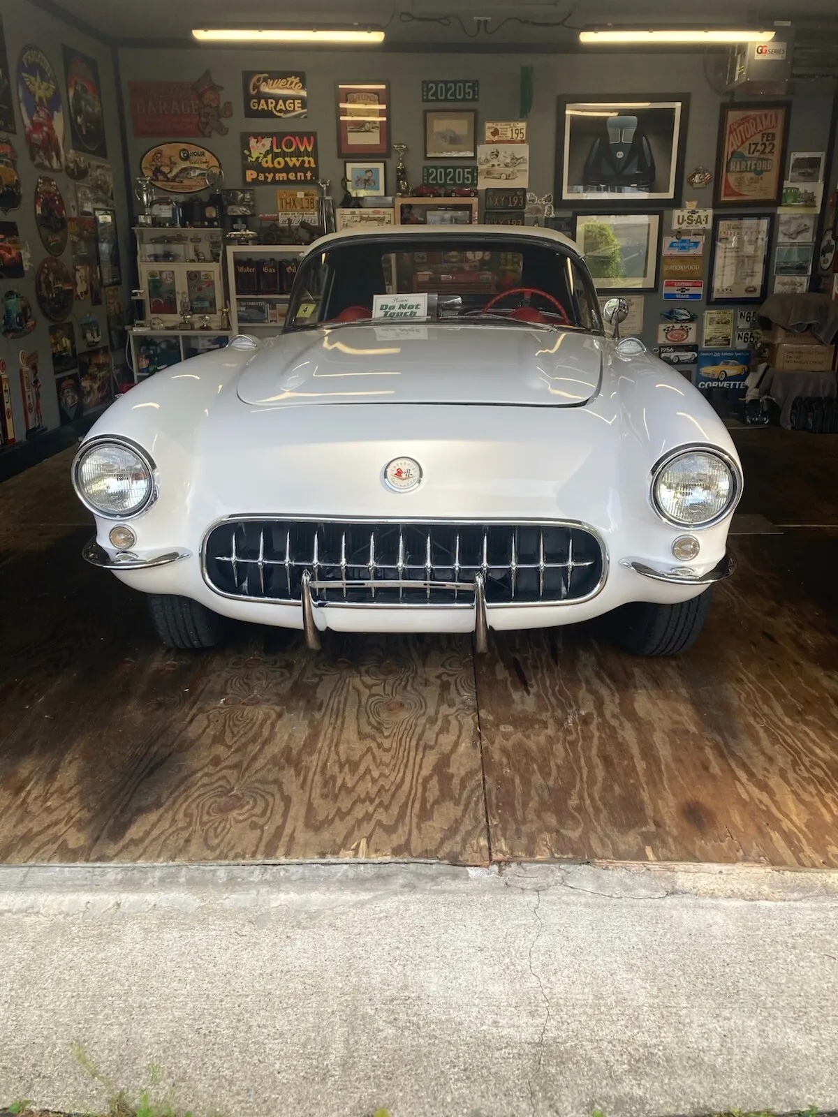 Chevrolet-Corvette-1956-4