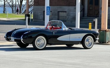 Chevrolet-Corvette-1957-Black-Red-10