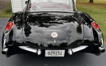 Chevrolet-Corvette-1957-Black-Red-11