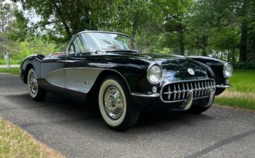 Chevrolet-Corvette-1957-Black-Red-3