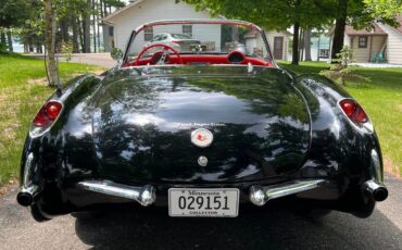 Chevrolet-Corvette-1957-Black-Red