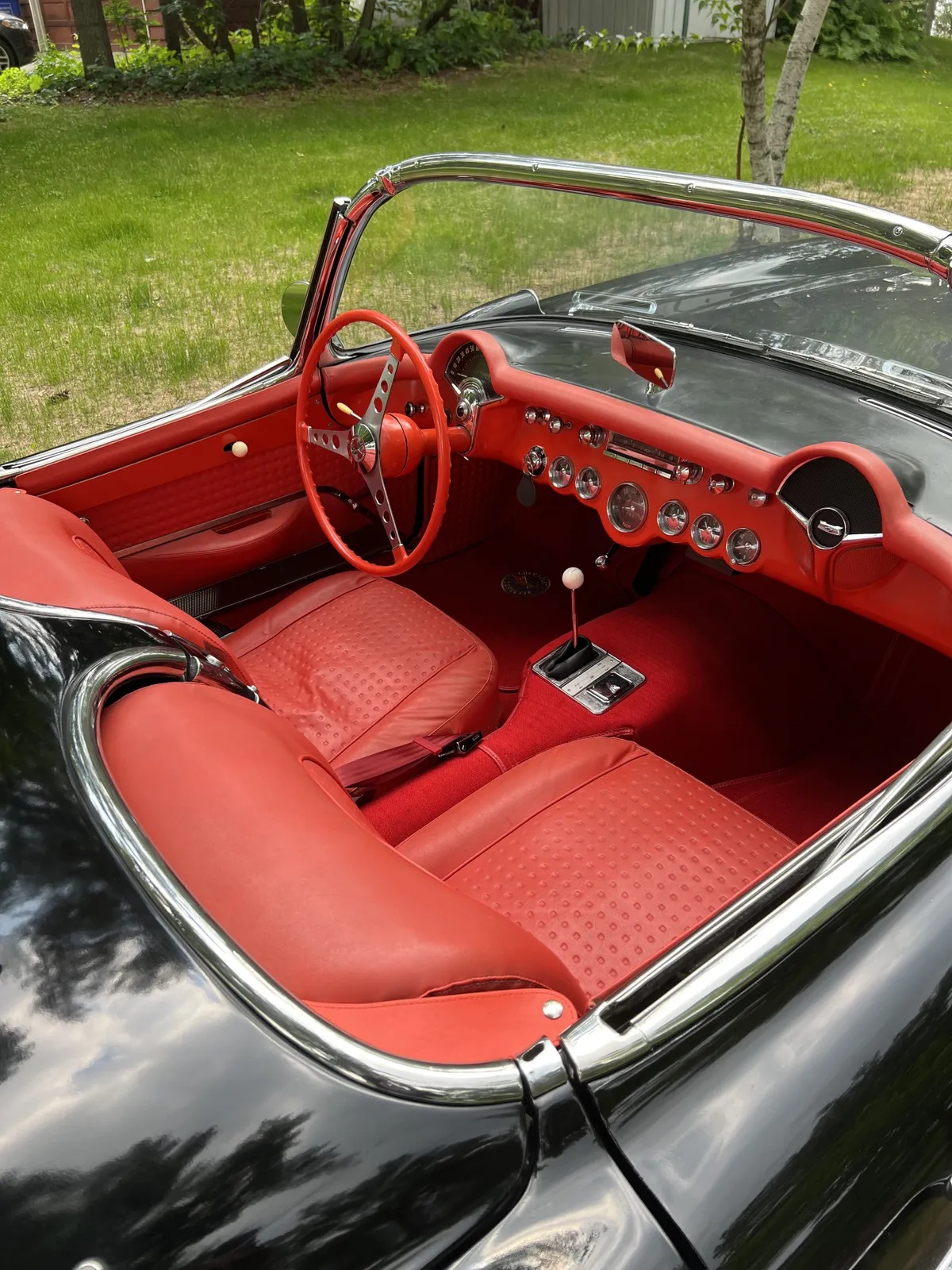 Chevrolet-Corvette-1957-Black-Red-6
