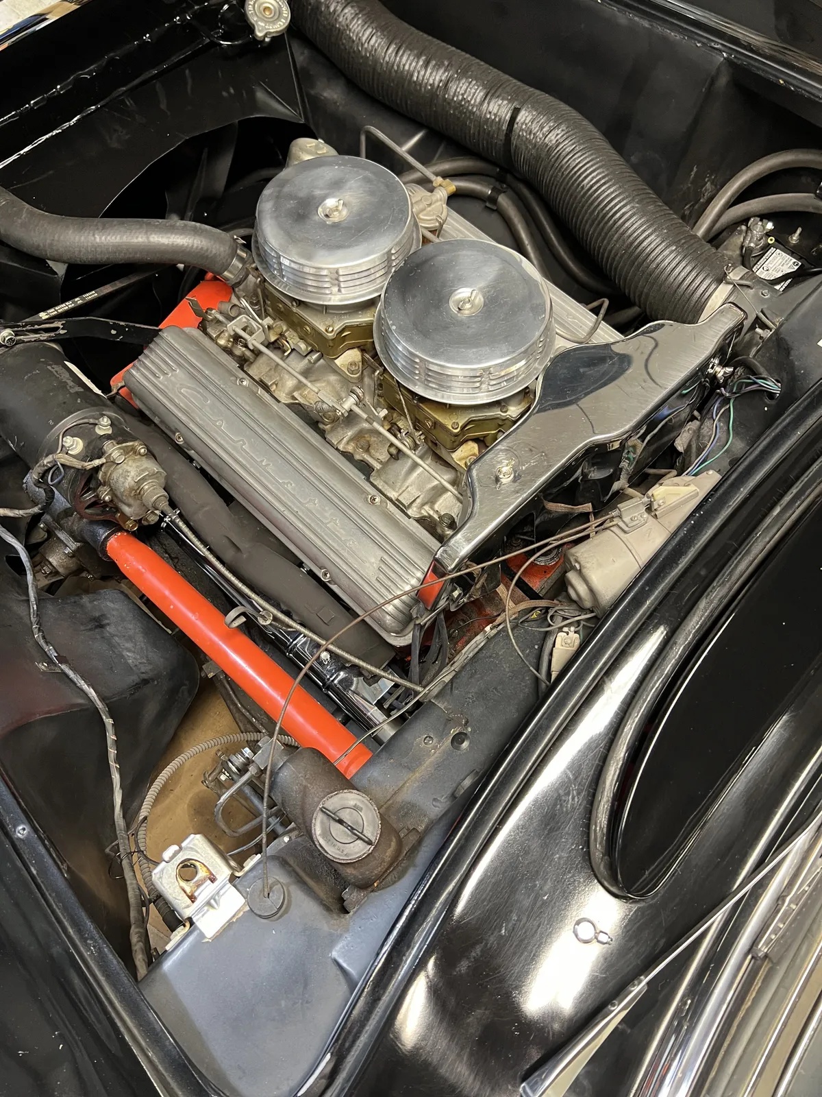 Chevrolet-Corvette-1957-Black-Red-9