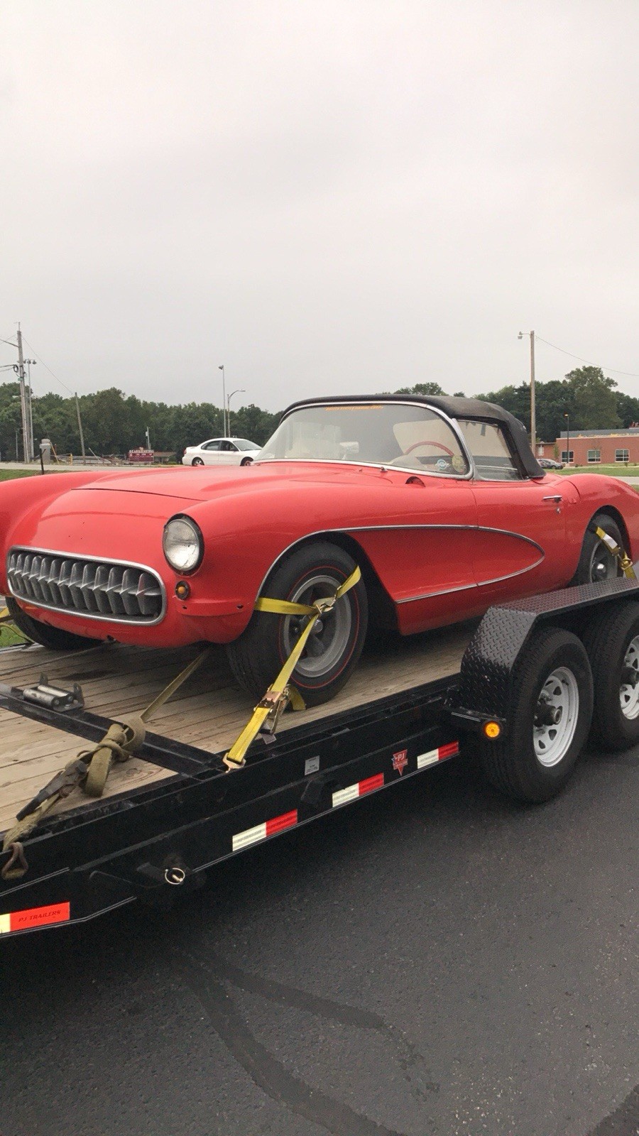 Chevrolet-Corvette-1957-Convertible-2