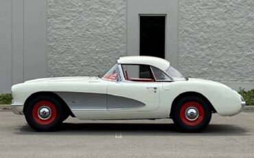 Chevrolet-Corvette-1957-Polo-White-Red-1