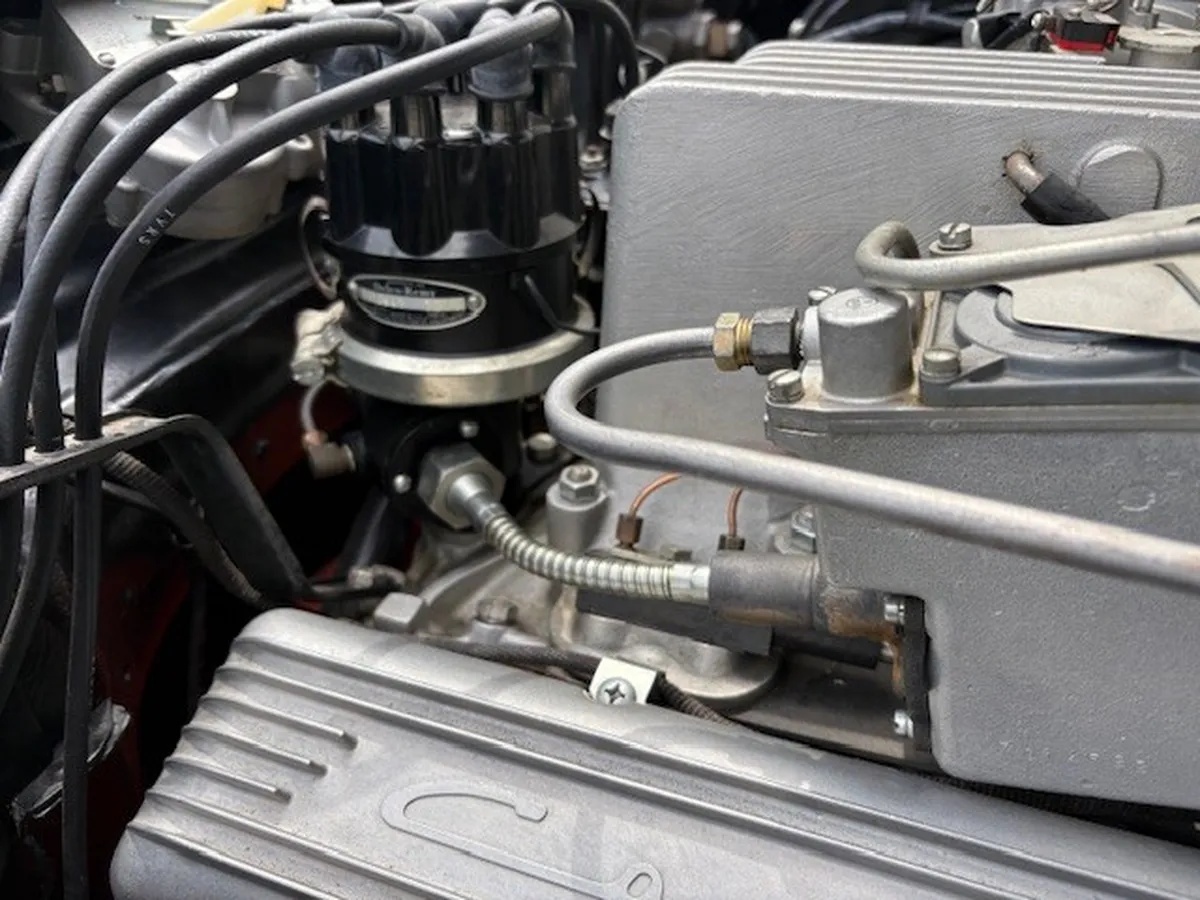 Chevrolet-Corvette-1957-Polo-White-Red-13