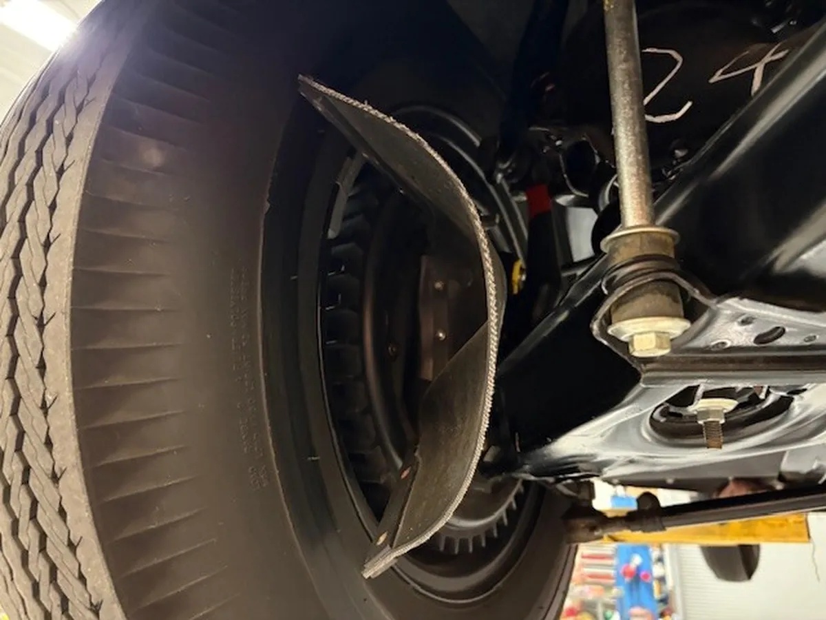 Chevrolet-Corvette-1957-Polo-White-Red-16