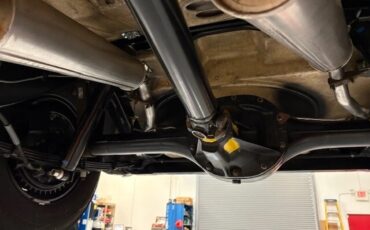 Chevrolet-Corvette-1957-Polo-White-Red-18