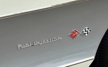 Chevrolet-Corvette-1957-Polo-White-Red-6