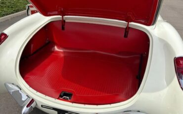 Chevrolet-Corvette-1957-Polo-White-Red-8
