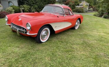 Chevrolet-Corvette-1957-Venetian-Red-Red