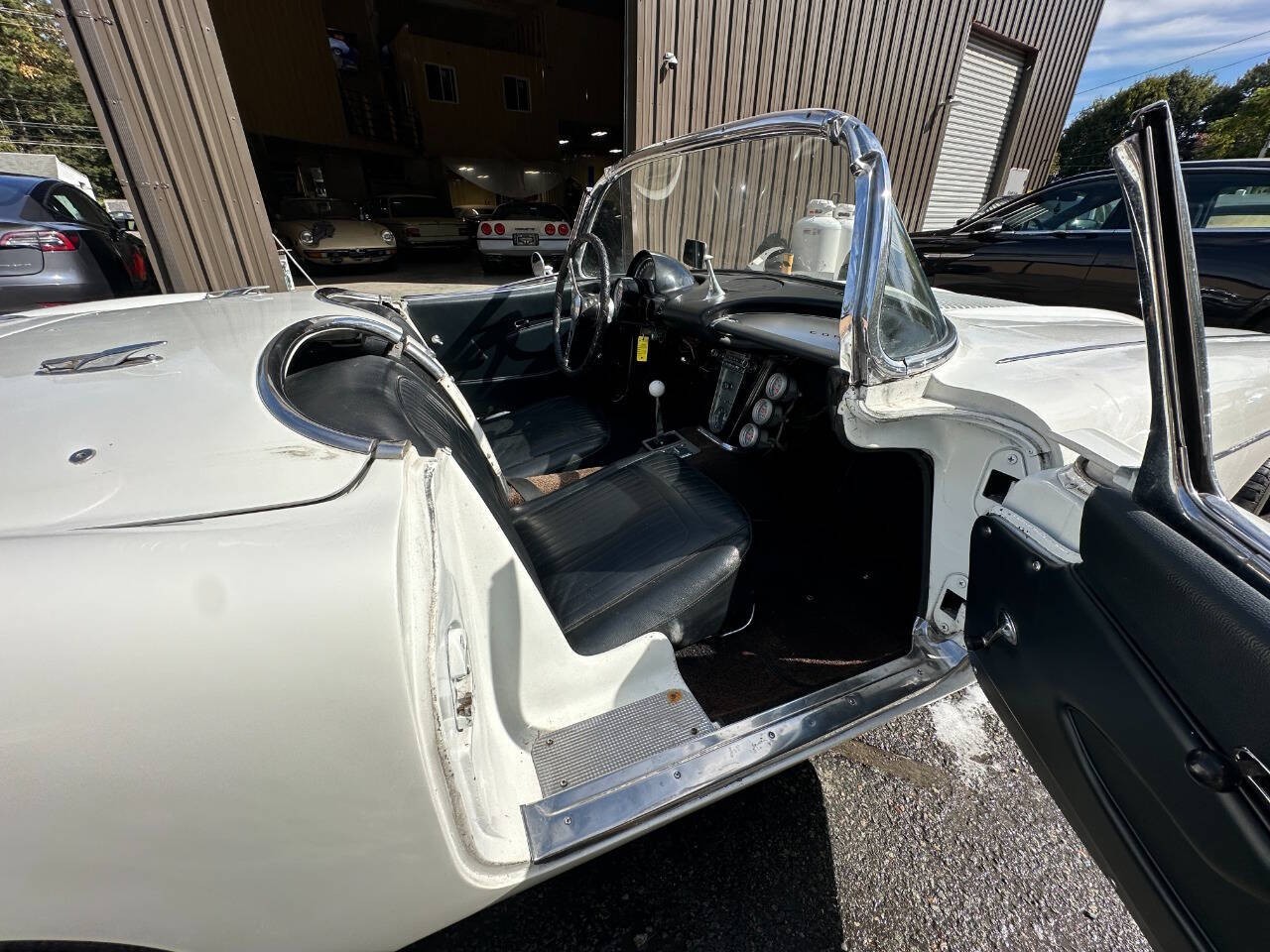 Chevrolet-Corvette-1958-Convertible-12